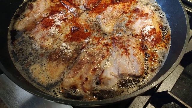 РЕБРА В ПИВЕ НА СКОВОРОДЕ С МЕДОМ И СОЕВЫМ СОУСОМ, ПАЛЧИКИ ОБЛИЖЕШЬ, ОЧЕНЬ ВКУСНО