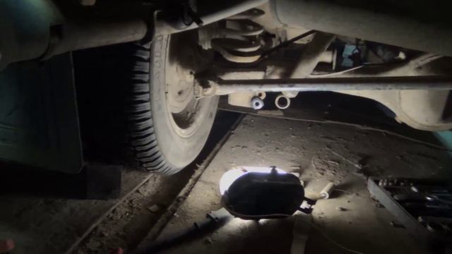 НИВА. Ремонт крепления заднего амортизатора 21213