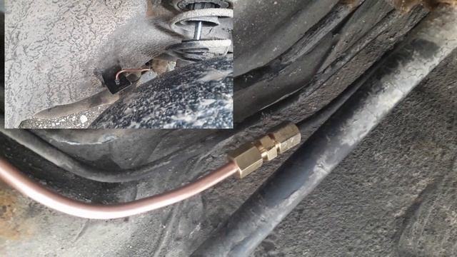 Ремонт с частичной заменой сгнившей магистральной тормозной трубки на автомобиле (ПЕРЕЗАГРУЗКА 2)