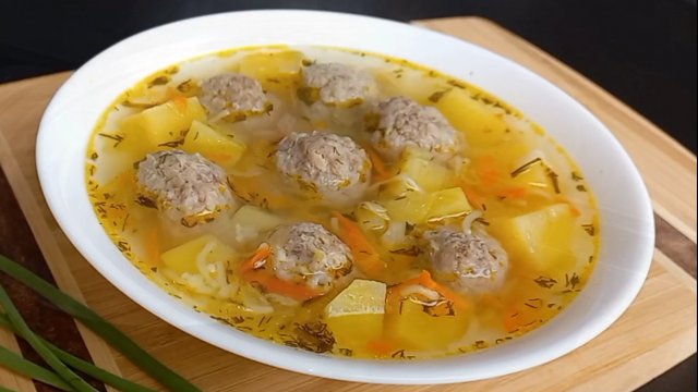 Этот суп частый гость на нашем столе СУП с ФРИКАДЕЛЬКАМИ и вермишелью - просто, быстро, вкусно!