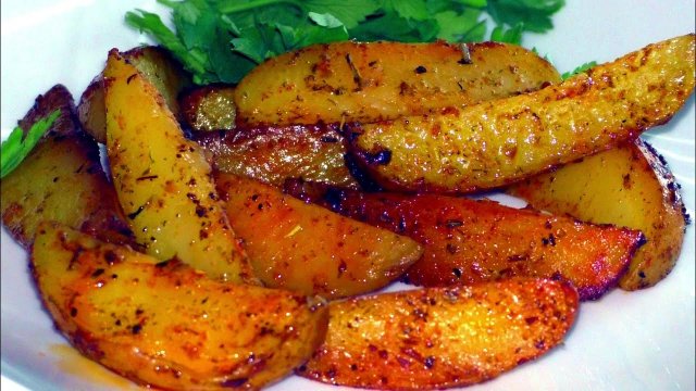 КАРТОФЕЛЬ ПО ДЕРЕВЕНСКИ В ДУХОВКЕ / как приготовить картофель по деревенски