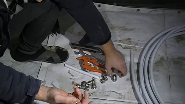 Монтаж  труб с помощью резьбовых фитингов Valtec