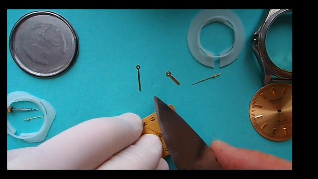 Замена механизма в кварцевых часах. Ремонт часов.