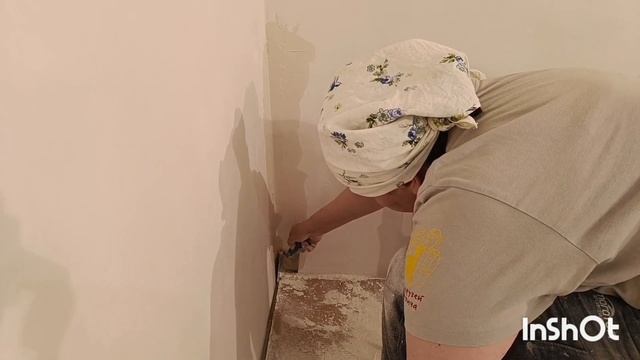 Как выровнять внутренний угол шпателем для угла