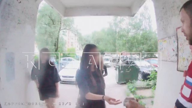 Мужчина за деньги заманил семиклассниц в подъезд и совершил развратные действия