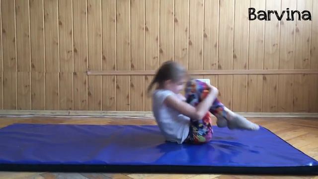 Как научиться кувыркаться- кувырок вперёд и назад