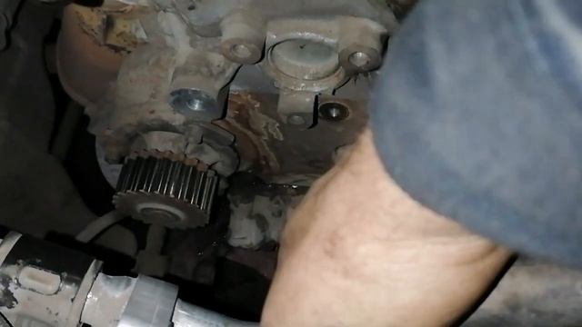 Лада Гранта 1.6л 16 кл замена водяной помпы, проверка ремня Г. Р. М.