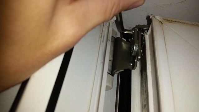 Дует в низу створки, двери лоджии, балкона - что делать?