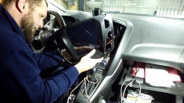 Ford Focus III android магнитола тесла по низу рынка.