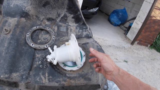 Mercedes W221, топливный бак, бензонасос, перекачивающий бензонасос, клапан, датчик давления топлив