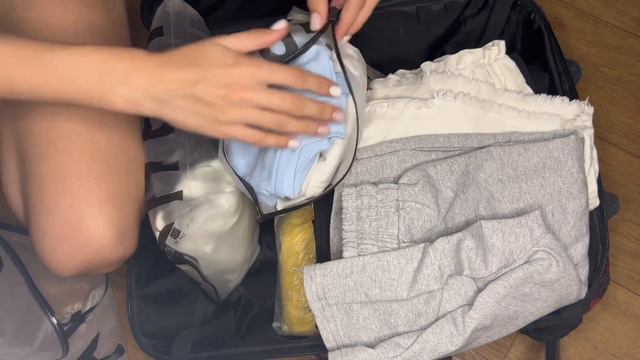 Влог🙀// Собираю чемодан в лагерь⛺️// Что я беру с собой в лагерь?💓// Покупаю еду в лагерь🥨🍓🍎