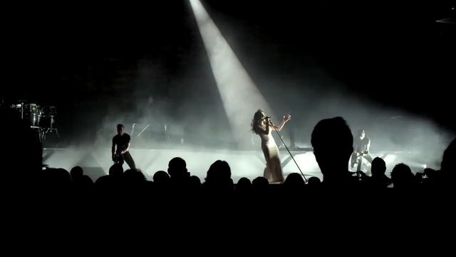 Sade - No Ordinary Love (Live 2011).mp4