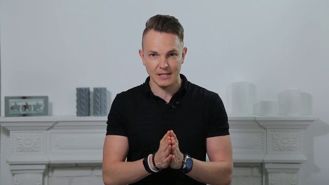 ЛАЙФХАК: Как складывать одежду, чтобы она не мялась. Полезный лайфхак, как сложить вещи. 