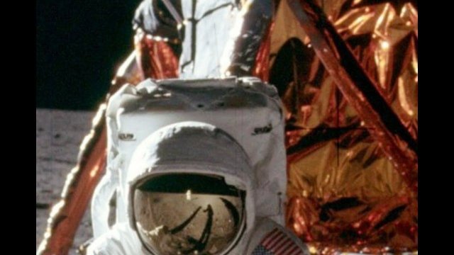 Куда летал Аполлон 11