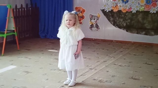 Раз снежинка два снежинка