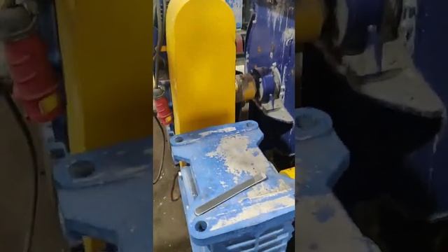 Бетоносмеситель двухвальный