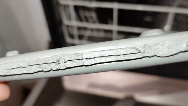 Посудомоечная машина течет. Посудомоечная плохо моет посуду. Разбрызгиватель не вращается.