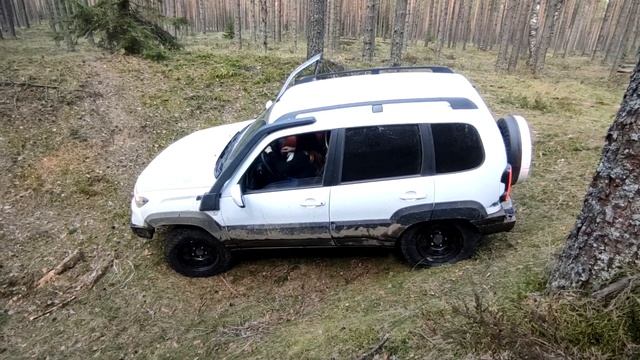 Испытываем Проходимость Новой Нивы Тревел | Niva Travel с Силовыми Бамперами OJ на внедорожье