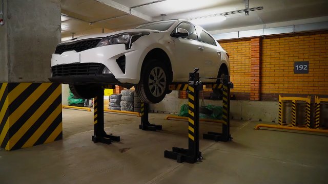 Механический автомобильный подъёмник