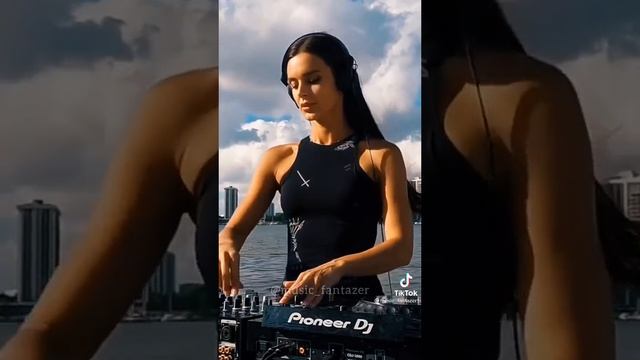 DJ Королёва.mp4