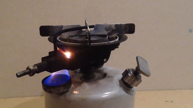 Разжигаем бензиновый примус на спирте в качестве топлива
