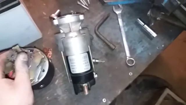 Магнетон 12 В. подключили на 24 В.Итог ремонт и снова в дело. Стартер редукторный.