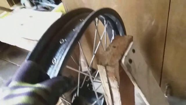 Выравнивание восьмёрки в мотоциклетном колесе