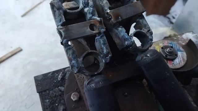 ВАЗ 2105. Жигули. Завышение заднего моста и установка стабилизатора. Как поднять зад жигули!