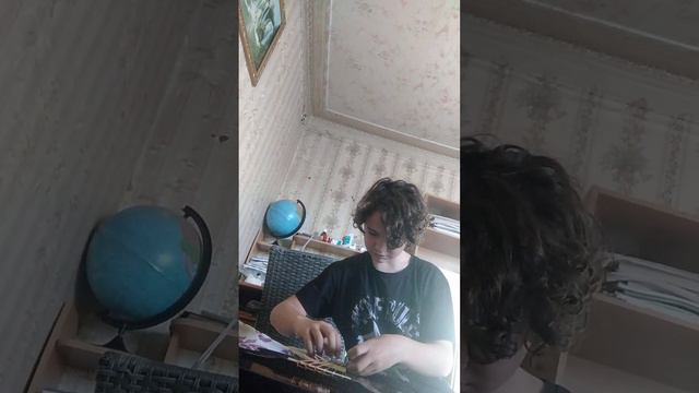 как прикрепить ремень к гитаре мой способ