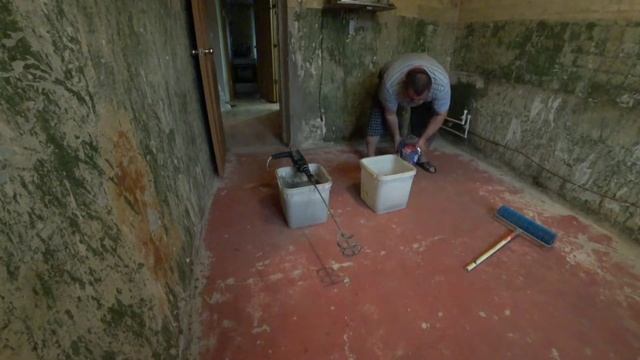 НАЛИВНОЙ ПОЛ.  ЗАЛИВАЮ ПОЛ НА КУХНЕ 12 КВАДРАТНЫХ МЕТРОВ.
