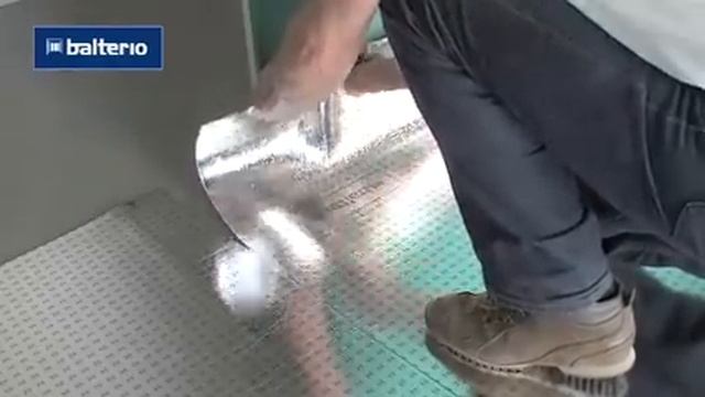 Как правильно уложить подложку под ламинат