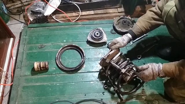 Передние стойки на CHERY TIGGO. Простая замена