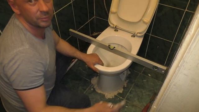 Как установить унитаз на чугунную канализационную трубу.