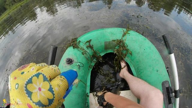 Рыбалка с рогаткой и дротиками с лодки в Августе | Поиск Сазана с лодки! #34