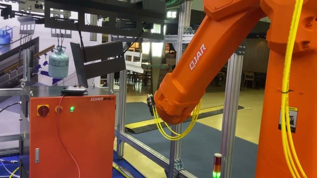 Окрасочный взрывозащищенный робот с подвесным конвейером. Выставка Rusweld 2023.