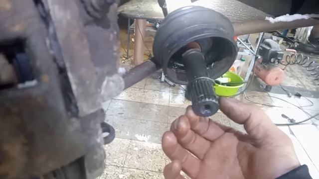 хруст при поворотах руля