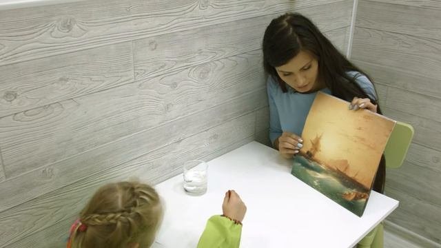 Как удивить детей необычными материалами для рисования?