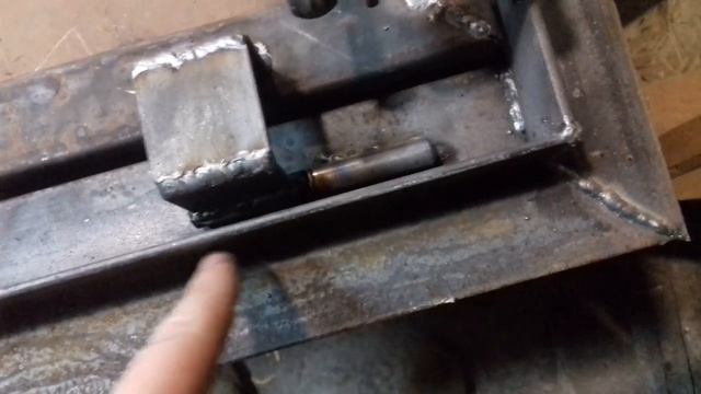 Люк в подвал своими руками. Изготовление .