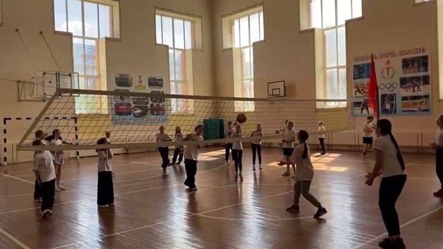 Соревнования по пионерболу среди 5 классов