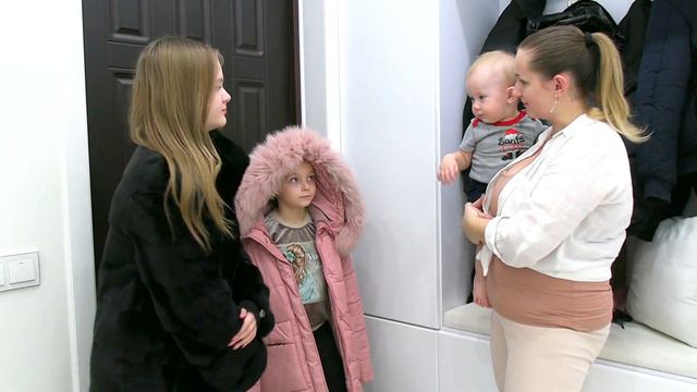 СЕМЬЯ ПО ОБМЕНУ ПОМЕНЯЛИСЬ СЕМЬЯМИ НА НЕДЕЛЮ! Маргарита и Лера попали в Бедную Семью