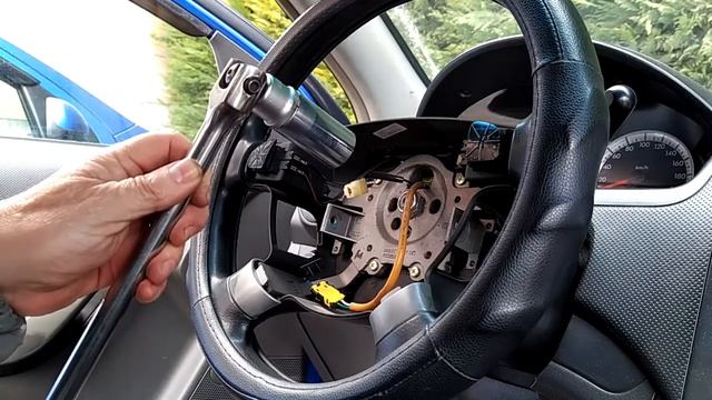 Не можешь снять руль со шлицов? А это очень просто..... Снятие руля на Шевроле Авео Chevrolet Aveo