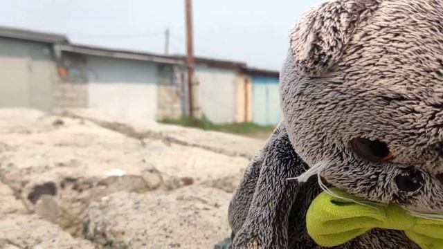 ЧЕЛОВЕК БЕНЗОПИЛА НАПАЛ НА НАС, ЗРЯ МЫ ЕГО НАШЛИ !