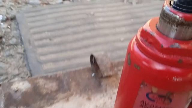 004 Домкрат не поднимает до конца.Что делать?.mp4