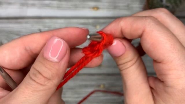 4. Вязание для начинающих. Изнаночные петли. Классический и бабушкин способ вязания лицевых петель.