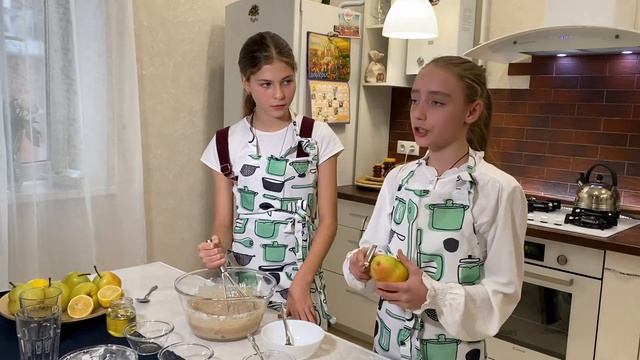 Грушевый пирог с орехами и медом (вкусный постный десерт)