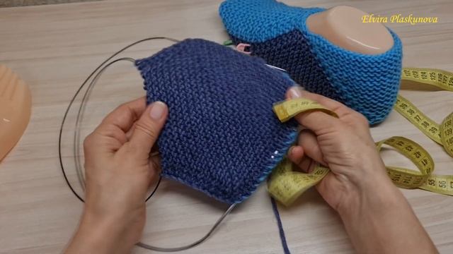 Авторские *Следки-домашние тапочки* спицами.