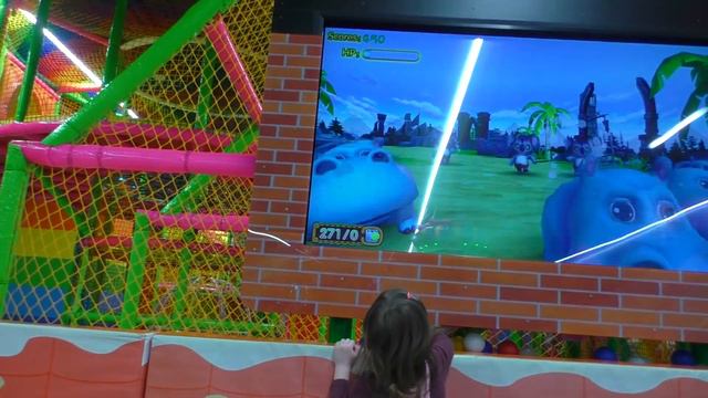 ДЕТСКИЙ РАЗВЛЕКАТЕЛЬНЫЙ ЦЕНТР ИГРОВОЙ ЦЕНТР ДЛЯ ДЕТЕЙ ДЕТИ ИГРАЮТ ИГРЫ ДЕТИ ИГРАЮТ
