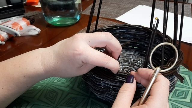МК! Курочка из бумажной лозы