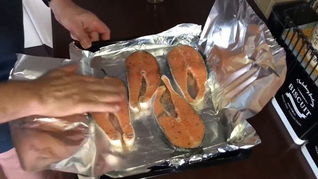 Сочная Сёмга запечённая в духовке. Простой но очень вкусный рецепт стейков из красной рыбы.