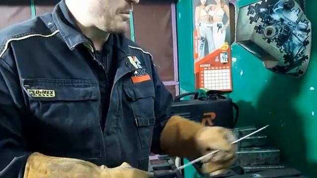 Липнет, тухнет, не зажигается! Пробуем правильно и быстро зажигать электрод.